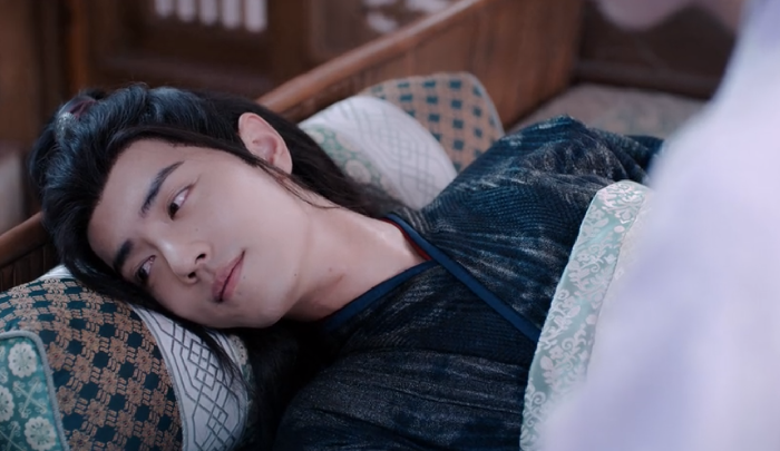 陈情令:莲花坞内魏无羡房间床头上的两个小人,是魏婴的父母吗?