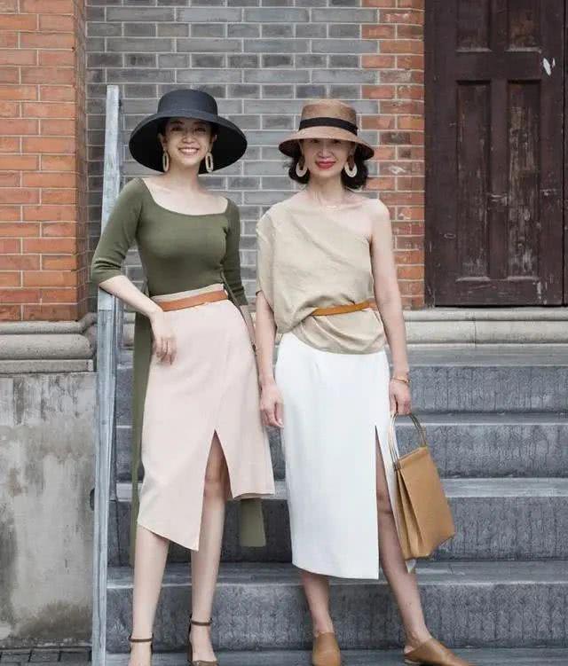 春季跟着三木妈妈学穿搭,50岁女人这样穿,气质优雅充满着女人味