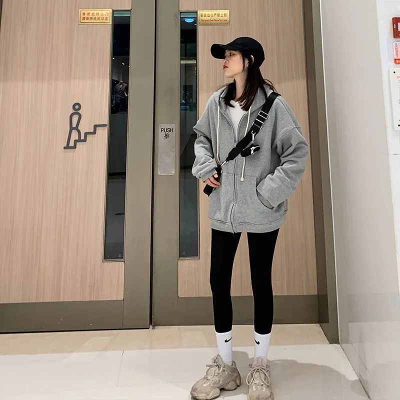 早春别再这样穿卫衣了这3种不同的穿法美得毫不费力