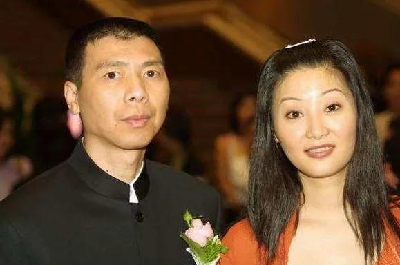 冯小刚前妻张娣发现冯小刚徐帆婚外情后不吵不闹6年不离婚