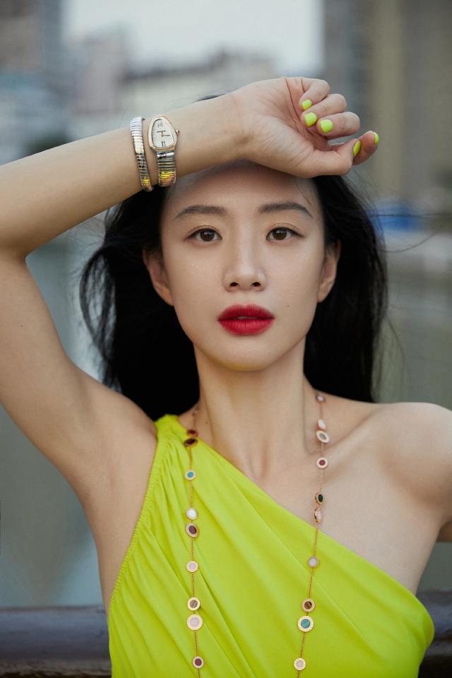 李梦-自信从容地释放成熟韵味