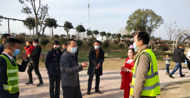 牛年上班第一天新洲区副区长张再强一行亲临景区慰问