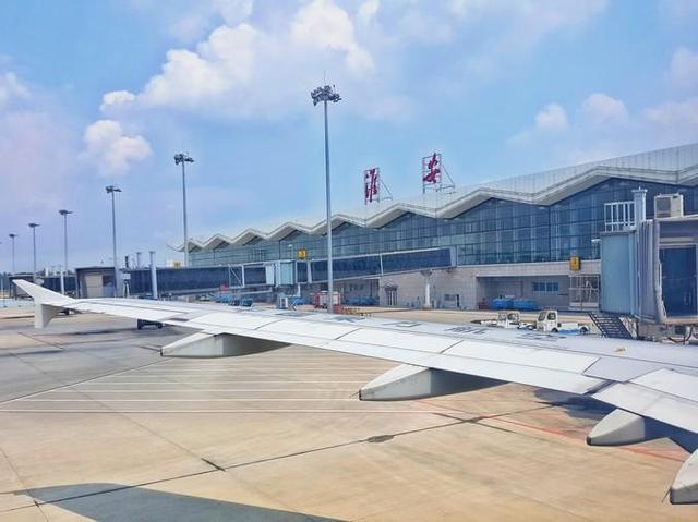 淮安涟水机场在淮安市北22千米,是一座4d级机场,是苏北航空枢纽
