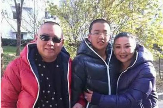 这还要从郭德纲的第一段婚姻说起.