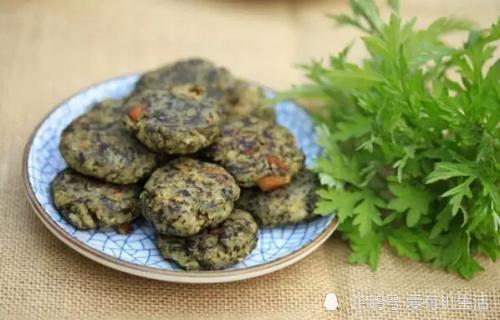 只取那野蒿子的顶芽.