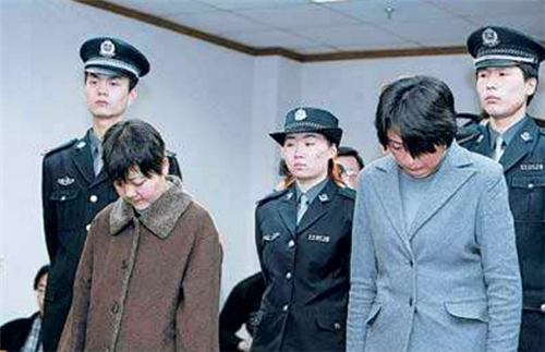 她是中国最大女毒枭,32岁被判处死刑,枪毙前一怪异举动令人叹息
