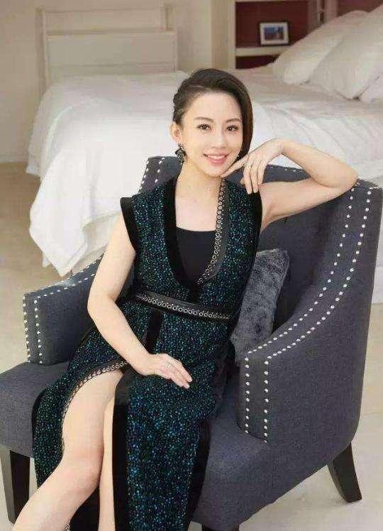 九球天后潘晓婷38岁还单身自曝曾有过一段恋情却因父母而分手