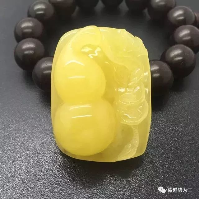 蜜蜡的功效与作用以及蜜蜡寓意大全