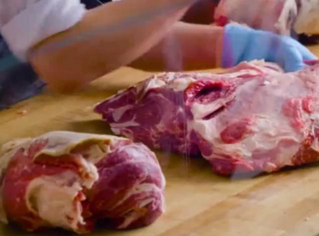为啥美国人经常生吃牛肉,就不怕寄生虫吗?网友:他们早有准备!
