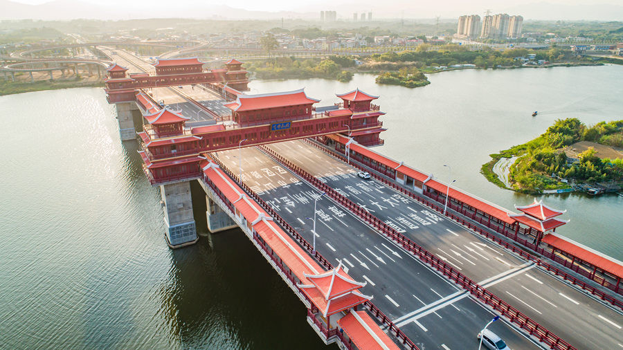 国内跨径最大最长廊桥——福建漳州金峰大桥建成通车