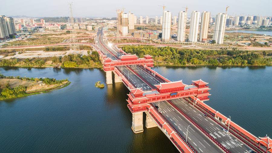 国内跨径最大最长廊桥——福建漳州金峰大桥建成通车