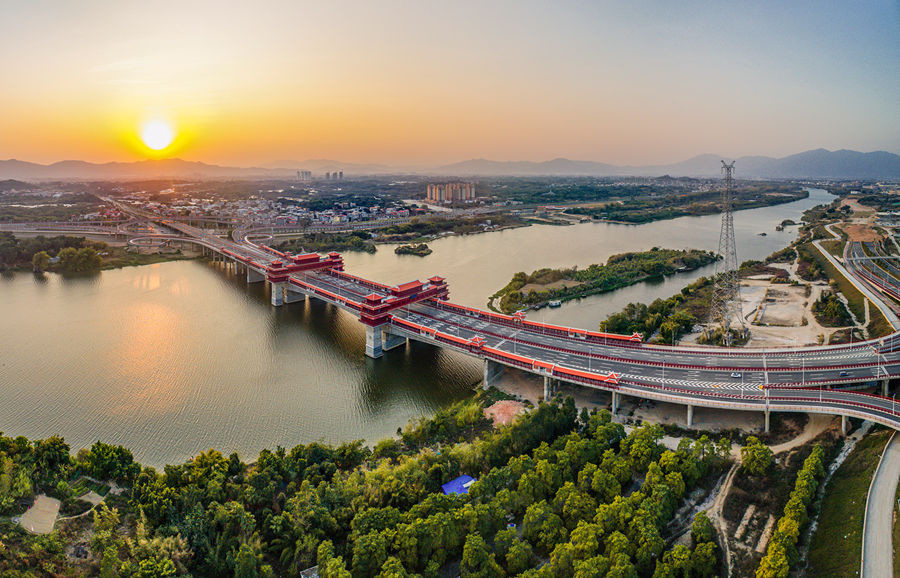 国内跨径最大最长廊桥——福建漳州金峰大桥建成通车