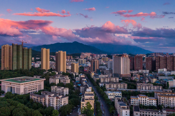 桂林与郴州gdp双比较_湖南两大城市,郴州与湘潭GDP对比,哪个更有潜力(3)