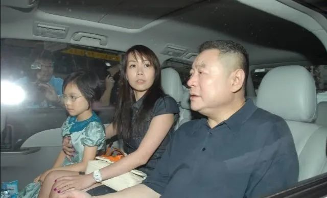 可怜的刘秀盈:失去富豪爸爸刘銮雄宠爱,看甘比女儿坐拥50亿资产
