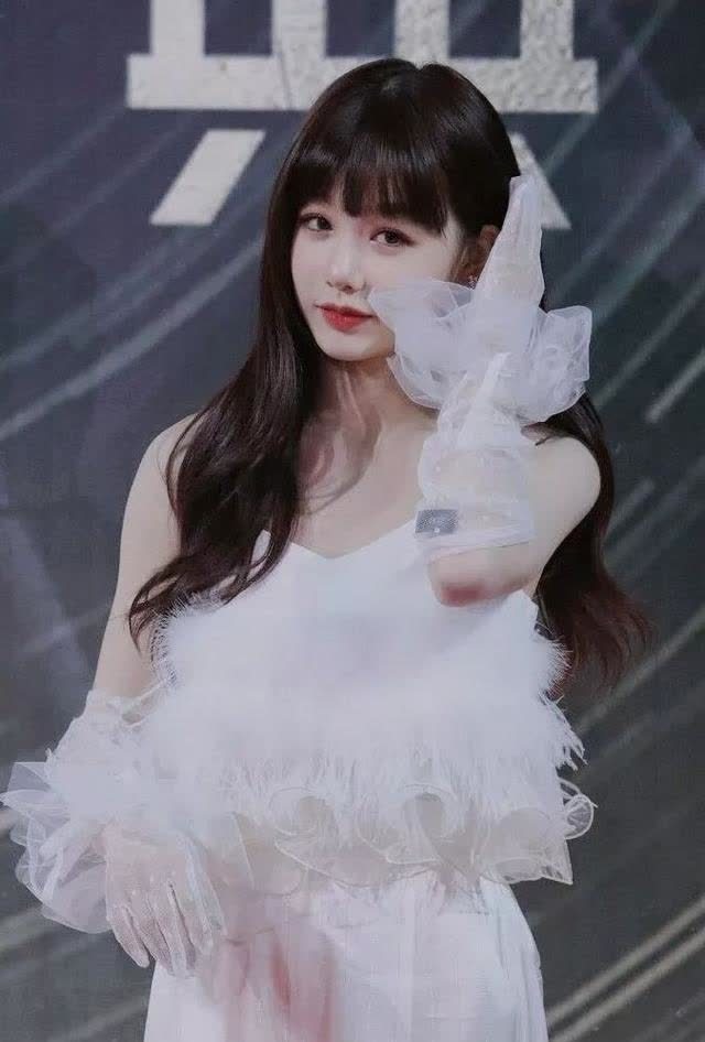 笑容,心都会融化,而且,作为可爱的女性,徐梦洁在舞台上的表现也很出色