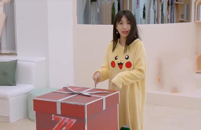 《浪姐2》最卑微的一个嘉宾,全程为姐姐服务,镜头却没