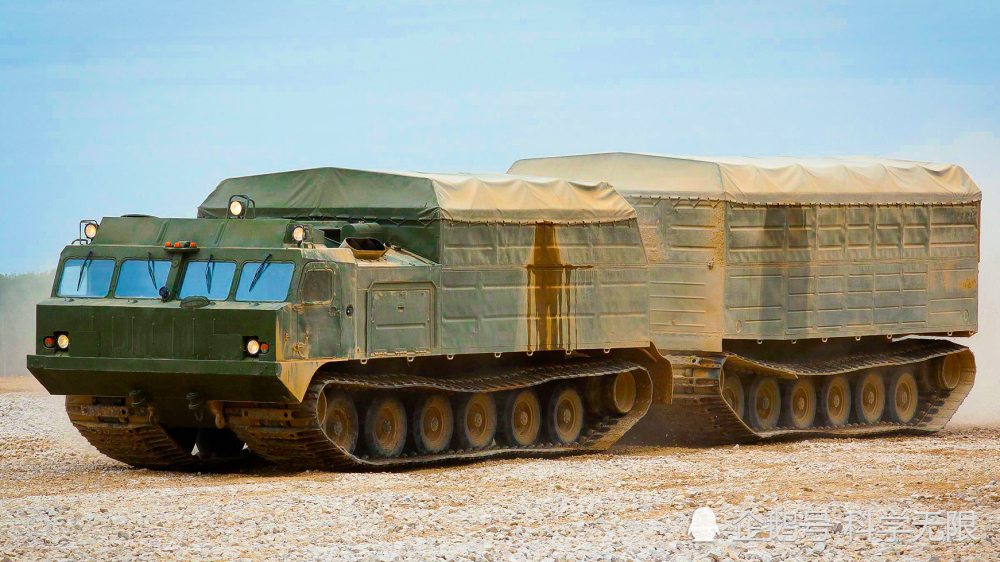 战斗民族的两栖全地形重型运输车dt-30系列,能在4.5米