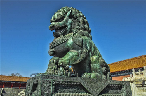 故宫石狮子为何不能乱摸导游这是皇帝下的令不是开玩笑的