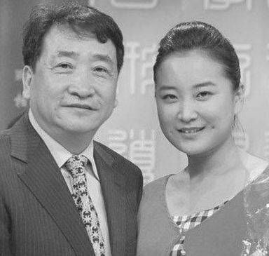 冯巩之外,他是贾玲最容易被忽略的贵人,两人长相酷似父女