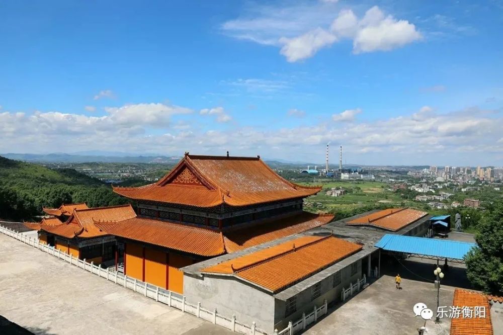 鹿峰寺全貌