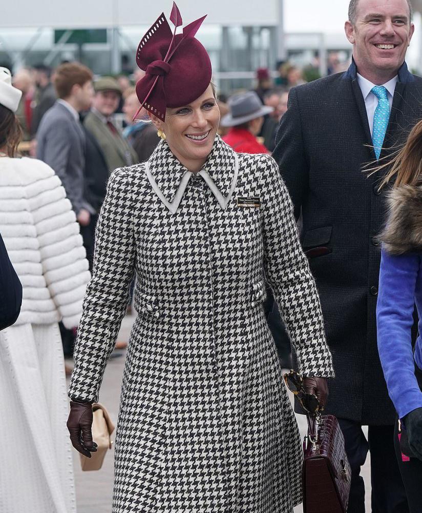 英女王38岁外孙女扎拉·菲利普斯的呢大衣造型,气场十足又显高贵