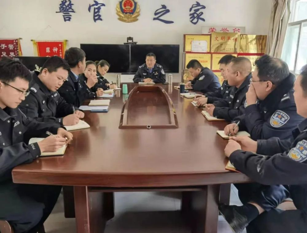 清涧县公安局政委徐鹏督导检查基层派出所节后上班情况