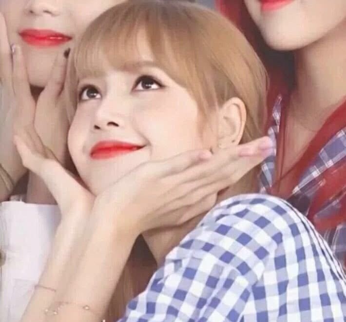 关于lisa的神仙头像丨可盐可甜的lisa爱了爱了