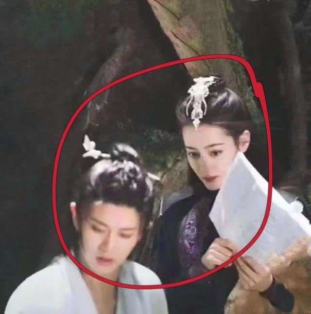 迪丽热巴《驭鲛记》造型公开!大波浪配紫裙,和任嘉伦对戏好甜