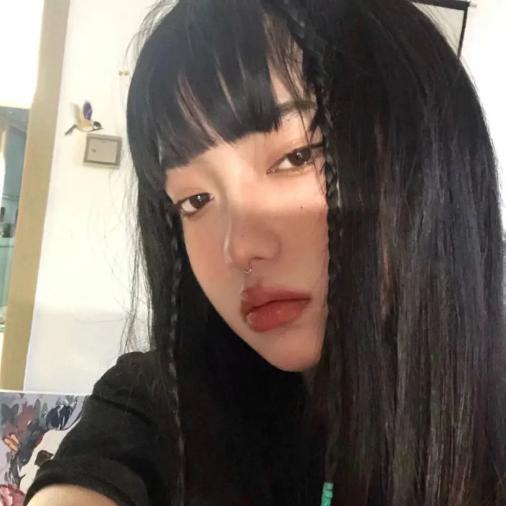 甜酷女头高级的自拍文案