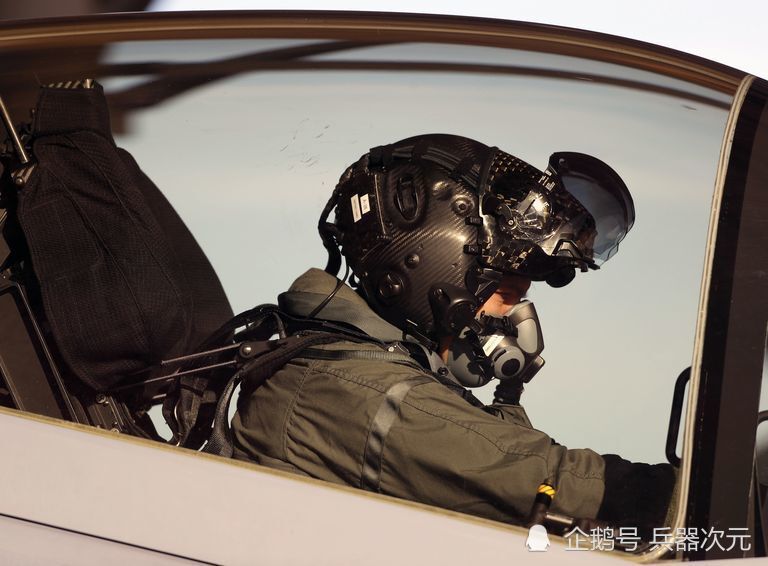 在王牌飞行员手中,t-38教练机是一位非常难缠的目标,在美国空军内部