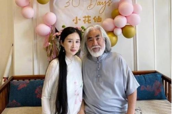 张纪中获混血儿子跪地洗脚,长女比继母还大4岁,真实身份不简单