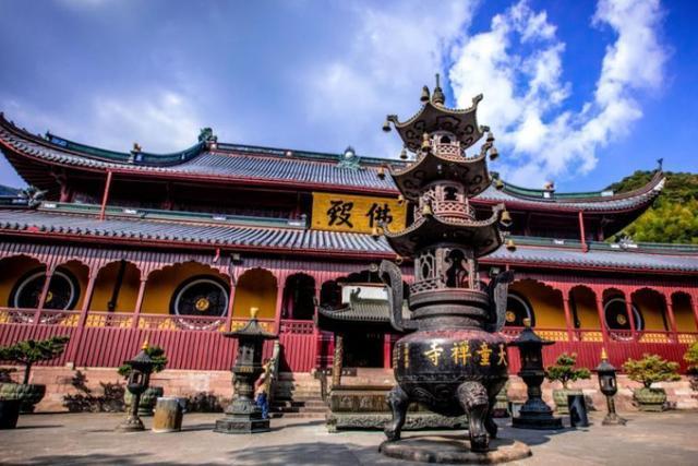 浙江有名的千年古寺庙,被称"东方佛国,距离宁波仅25公里