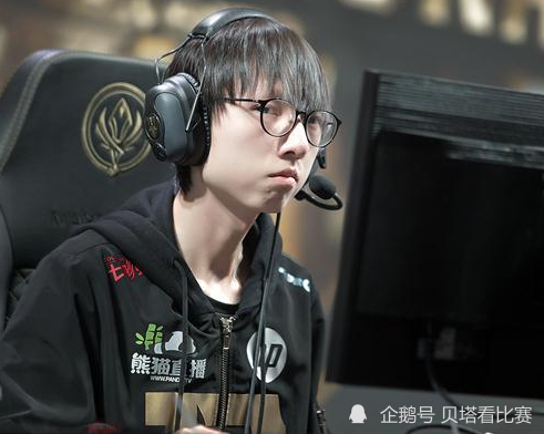 mlxg直播怒怼弹幕:你去百度一下刘世宇,看看他拿了多少冠军