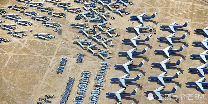 戴维斯-蒙森空军基地有很多战略轰炸机