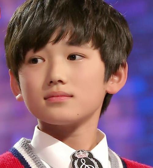 宋亚轩头像帅帅的萌小孩儿