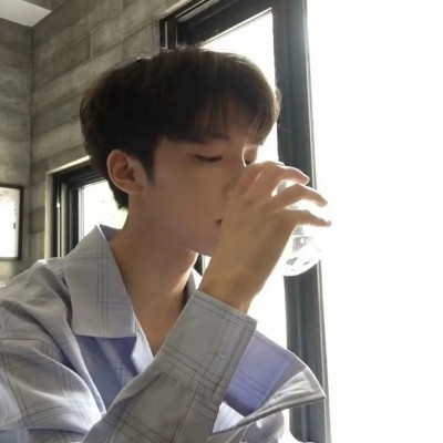 干净的男生头像