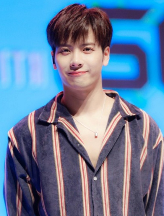 王嘉尔生日 何炅零点准时送祝福[8]