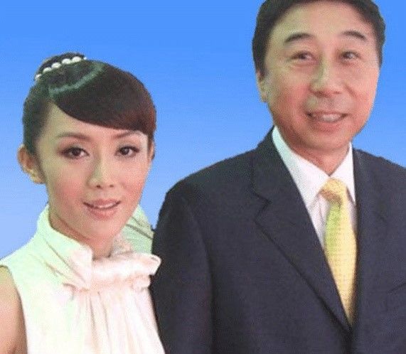 63岁冯巩一家近照曝光,妻子美貌动人,35岁儿子长相让人一言难尽