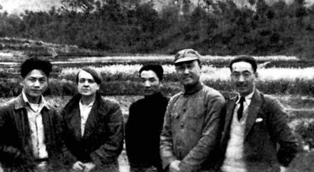 艾格尼丝史沫特莱被葬在八宝山革命公墓的外国女人