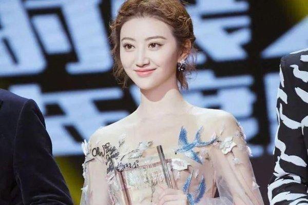 33岁景甜体重88斤颜值身材不输当年坦言健身是对自己的投资