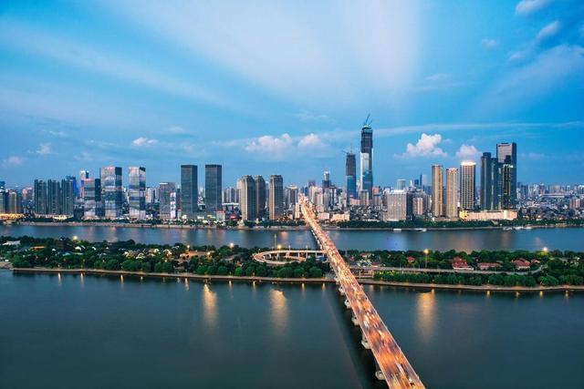 开福区gdp_长沙市开福区花城小学(2)