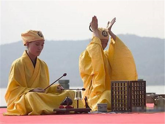 修成正果的尼姑,圆寂后成肉身菩萨,身上的女人特征几乎消失