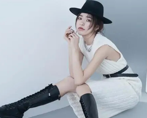 刘思瑶穿孕妇装曝找男友标准,小腹微凸很显眼,这是要