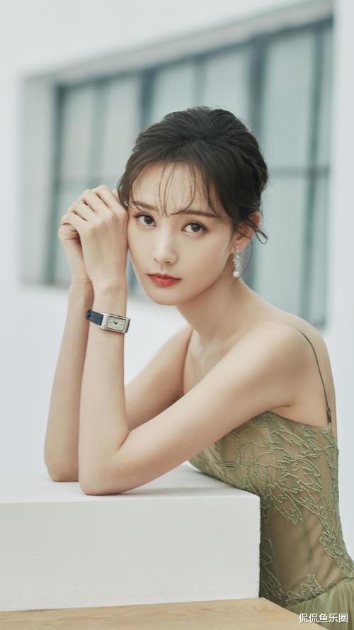 31岁李一桐,颜值超高身材超辣,这个女神有点靓!