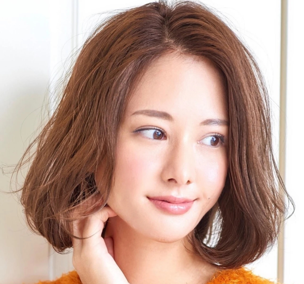 2021年中年女性发型,40一45岁适合的发型 2021春季发型19款,从短到长都很美,赶快挑一款你最喜欢的吧
