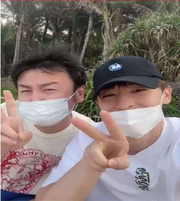 照片也证实邓伦的确是在三亚度假