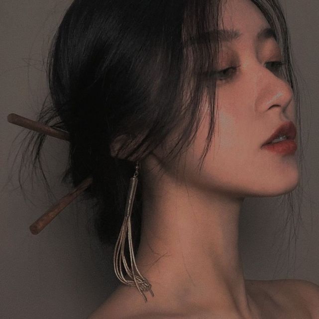 冷淡风女生头像