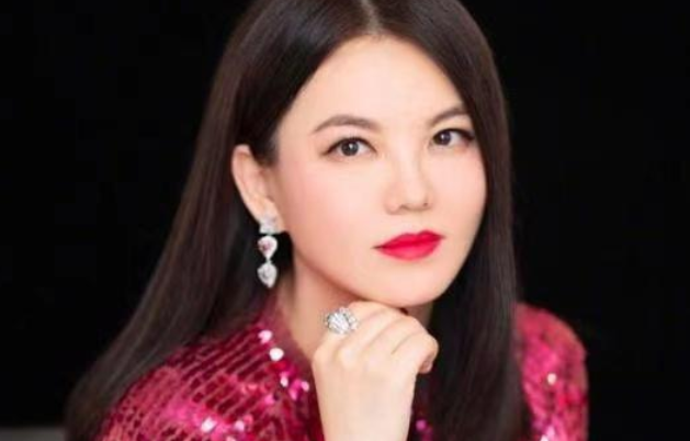 李湘租房垃圾成堆遭质疑,陈凯歌更过分,制造垃圾需花5