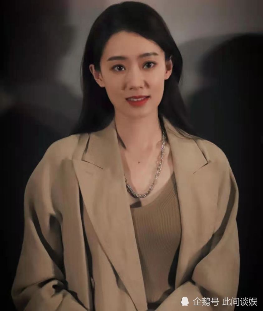 张小斐路演服装品牌变化,从大众到高奢,红气真的养人!
