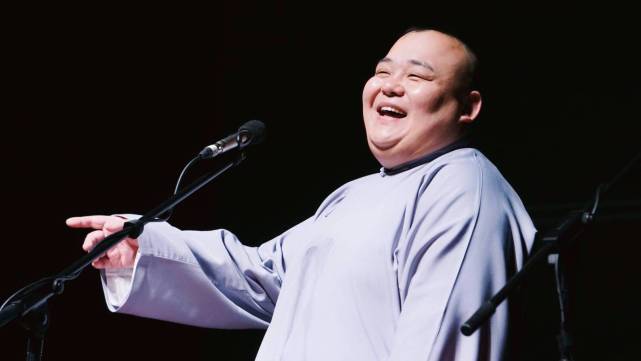 德云社教导主任杨鹤通开启直播辅导,还没开始考生就紧张了